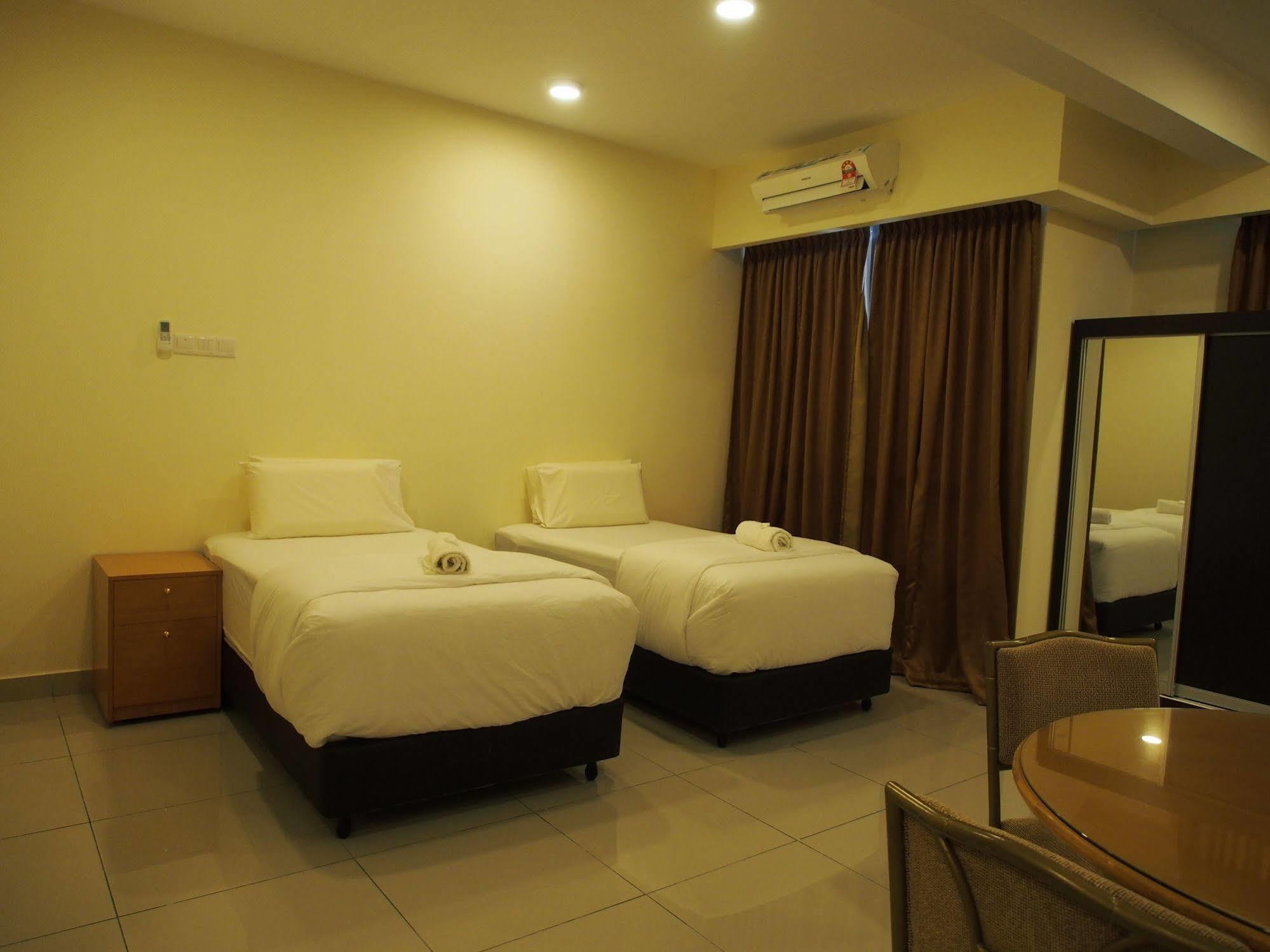 Premier Times International Hotel Seri Kembangan Bagian luar foto