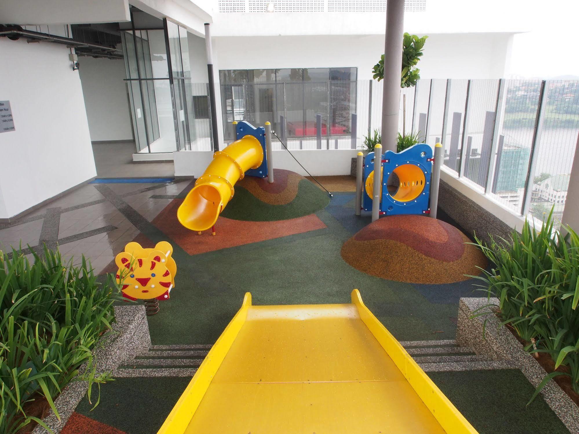 Premier Times International Hotel Seri Kembangan Bagian luar foto